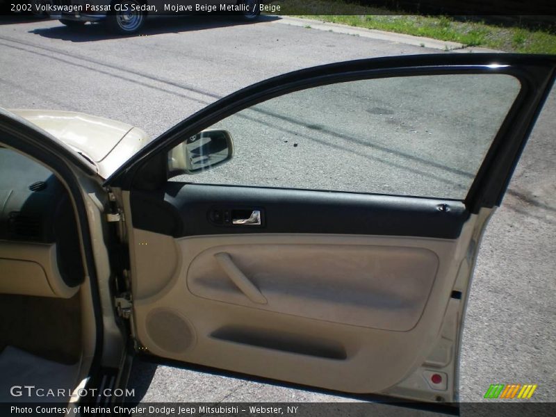 Mojave Beige Metallic / Beige 2002 Volkswagen Passat GLS Sedan