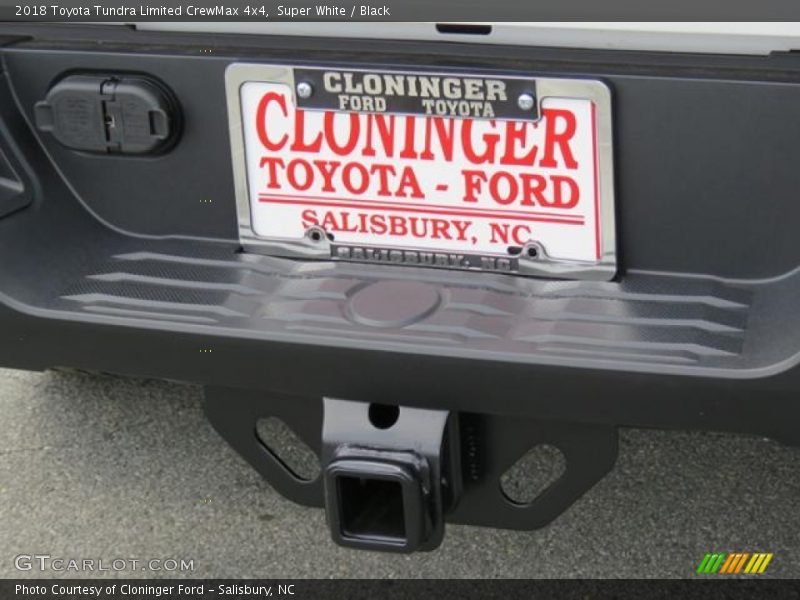 Super White / Black 2018 Toyota Tundra Limited CrewMax 4x4