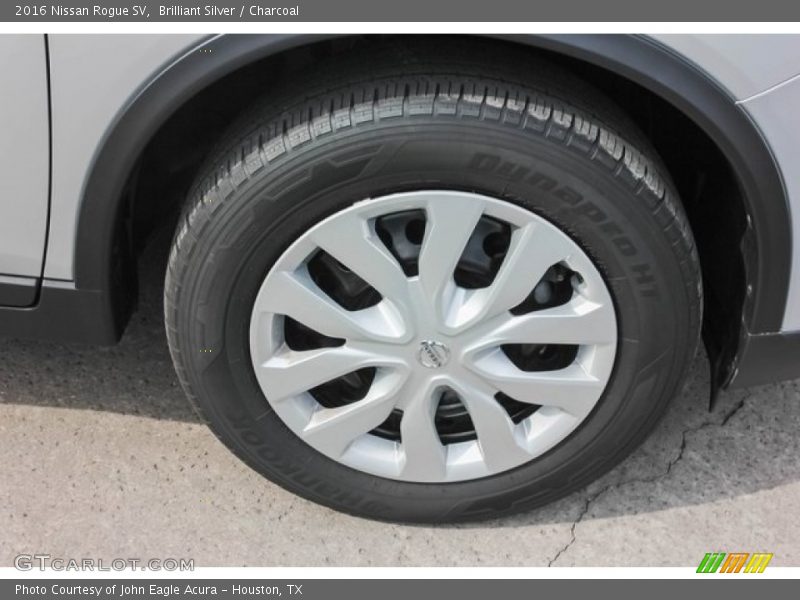 Brilliant Silver / Charcoal 2016 Nissan Rogue SV