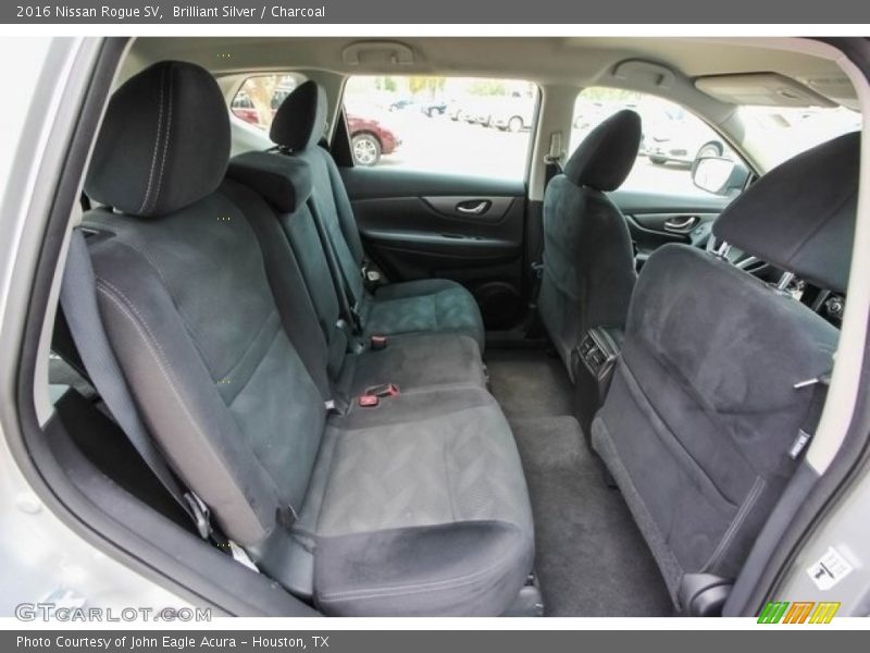 Brilliant Silver / Charcoal 2016 Nissan Rogue SV