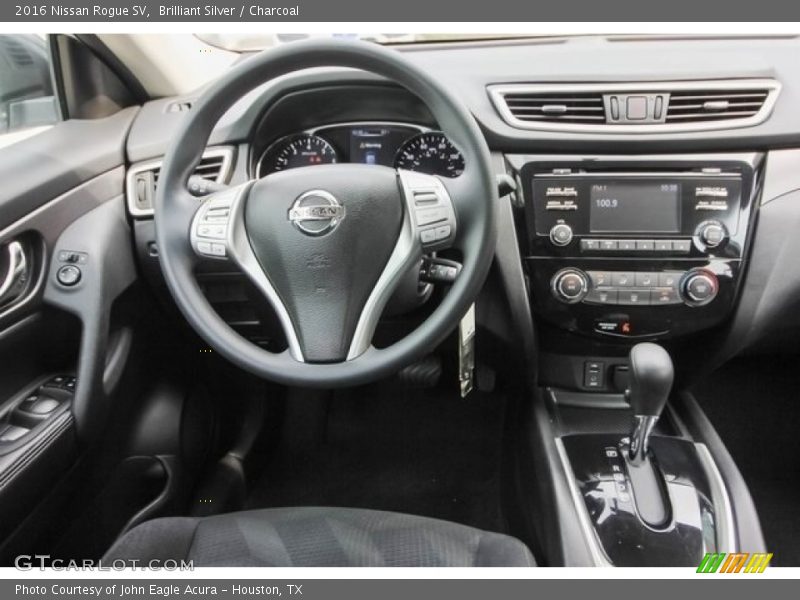 Brilliant Silver / Charcoal 2016 Nissan Rogue SV