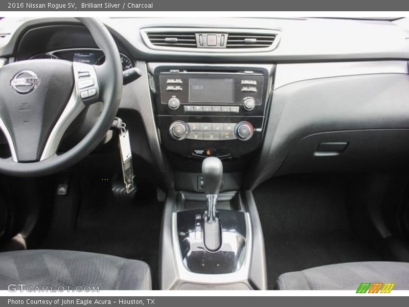 Brilliant Silver / Charcoal 2016 Nissan Rogue SV