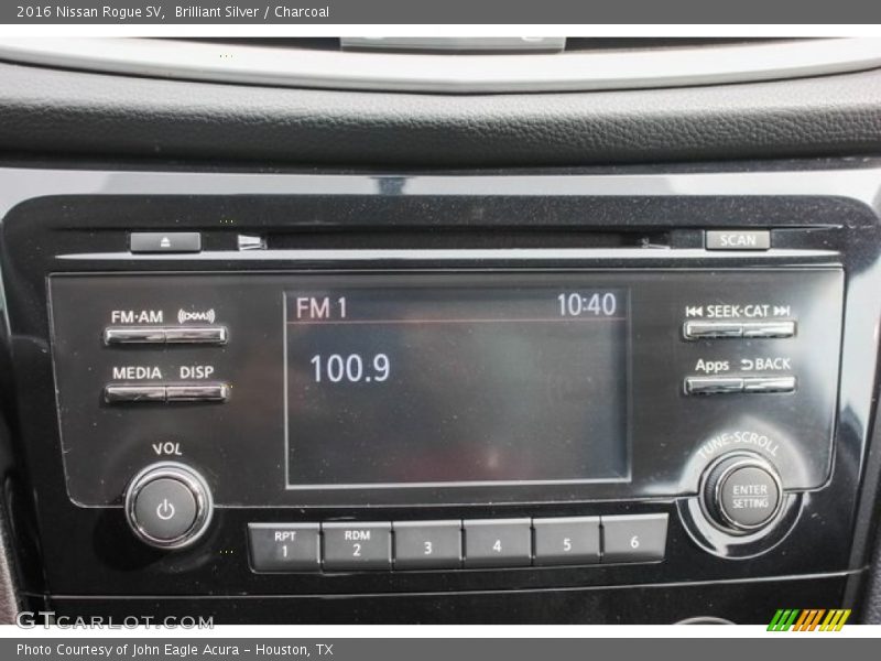 Brilliant Silver / Charcoal 2016 Nissan Rogue SV