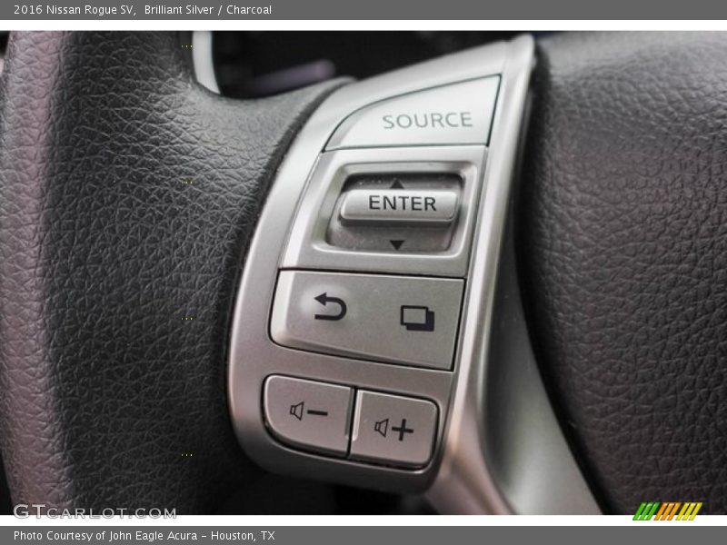 Brilliant Silver / Charcoal 2016 Nissan Rogue SV