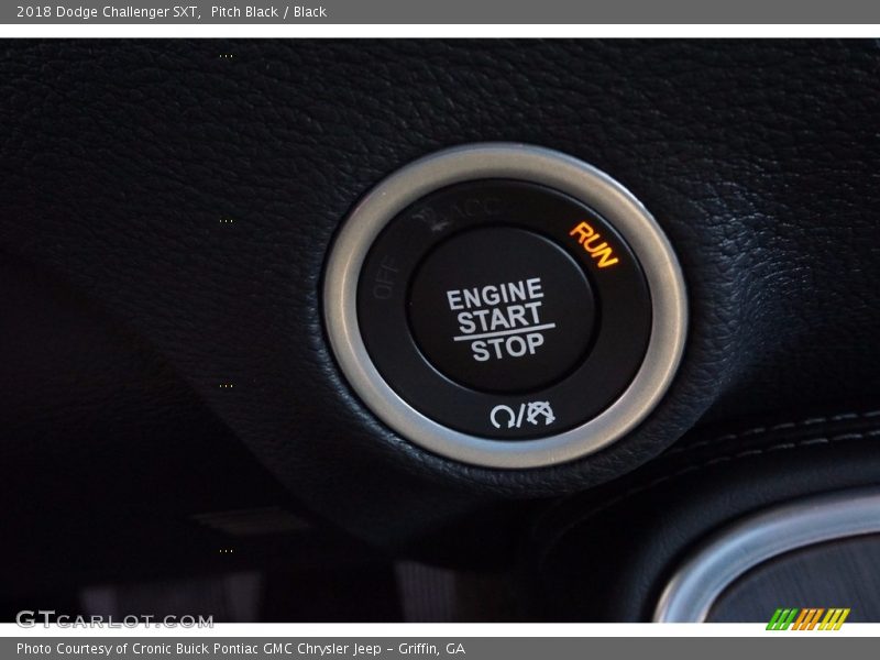 Pitch Black / Black 2018 Dodge Challenger SXT