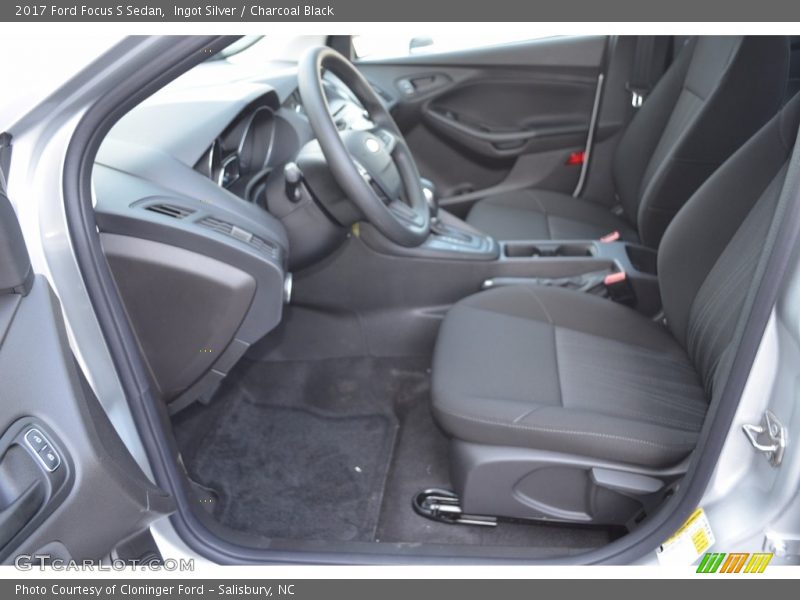 Ingot Silver / Charcoal Black 2017 Ford Focus S Sedan