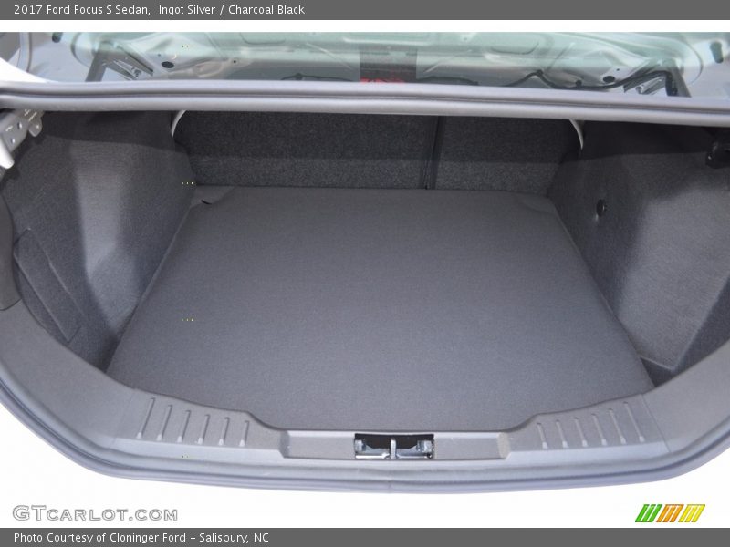 Ingot Silver / Charcoal Black 2017 Ford Focus S Sedan