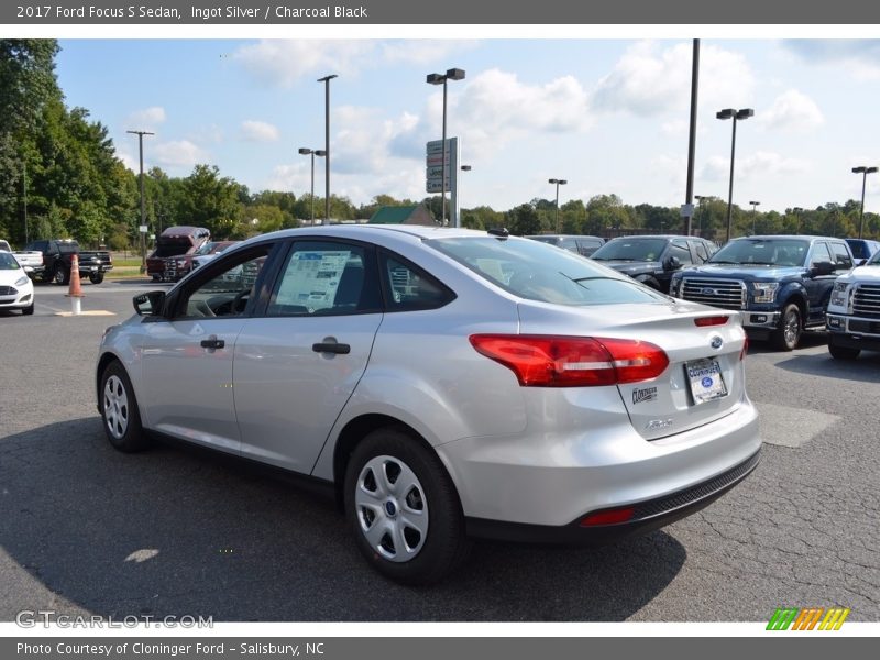 Ingot Silver / Charcoal Black 2017 Ford Focus S Sedan