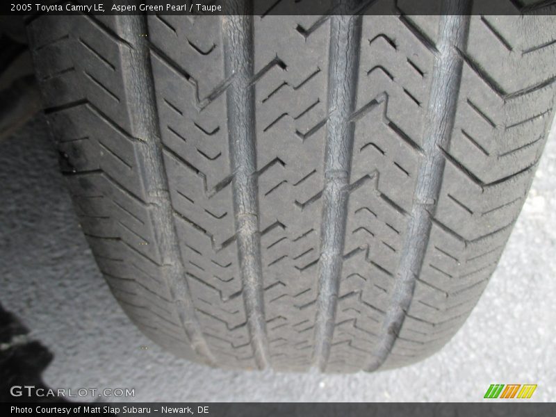 Aspen Green Pearl / Taupe 2005 Toyota Camry LE