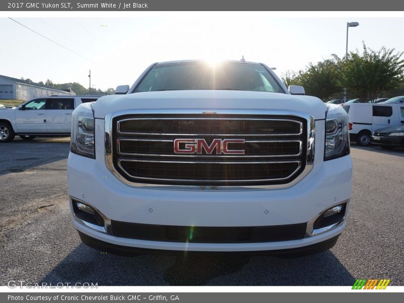 Summit White / Jet Black 2017 GMC Yukon SLT