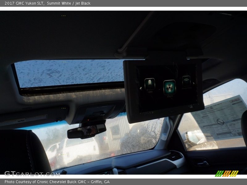Summit White / Jet Black 2017 GMC Yukon SLT
