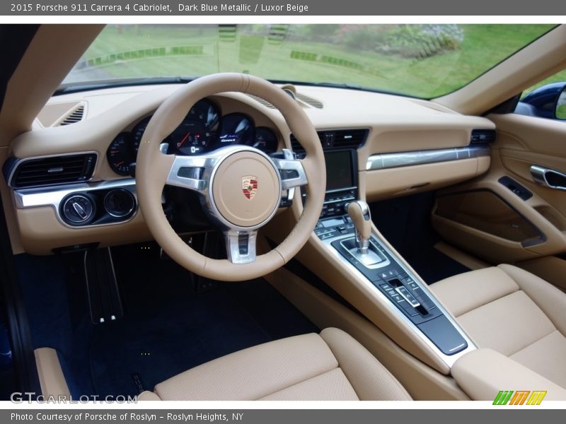 Dashboard of 2015 911 Carrera 4 Cabriolet