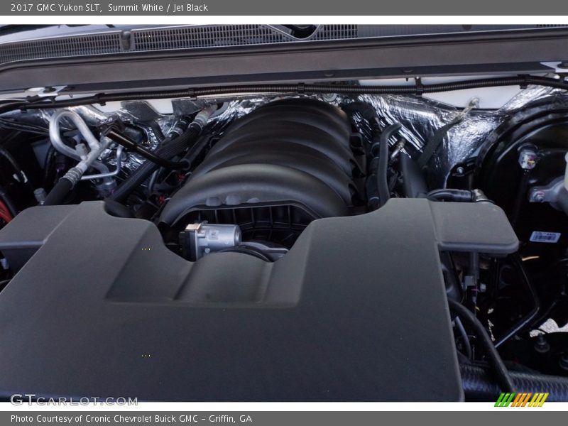 Summit White / Jet Black 2017 GMC Yukon SLT