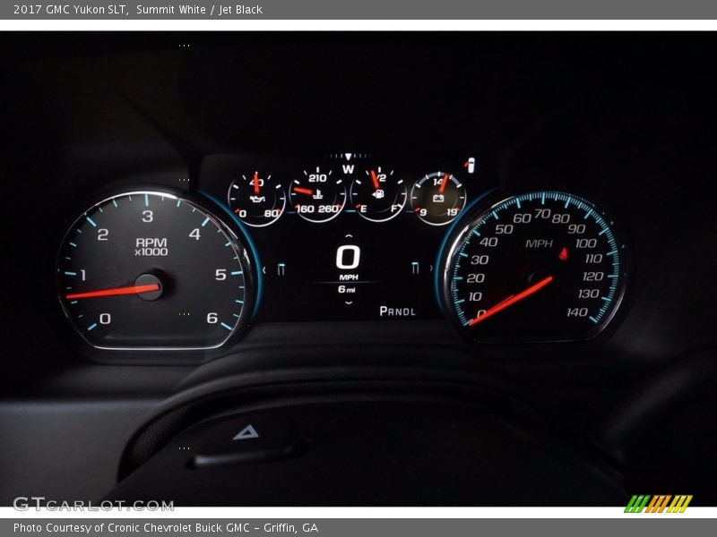 Summit White / Jet Black 2017 GMC Yukon SLT