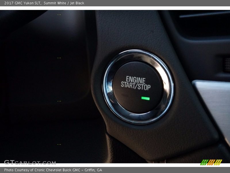 Summit White / Jet Black 2017 GMC Yukon SLT
