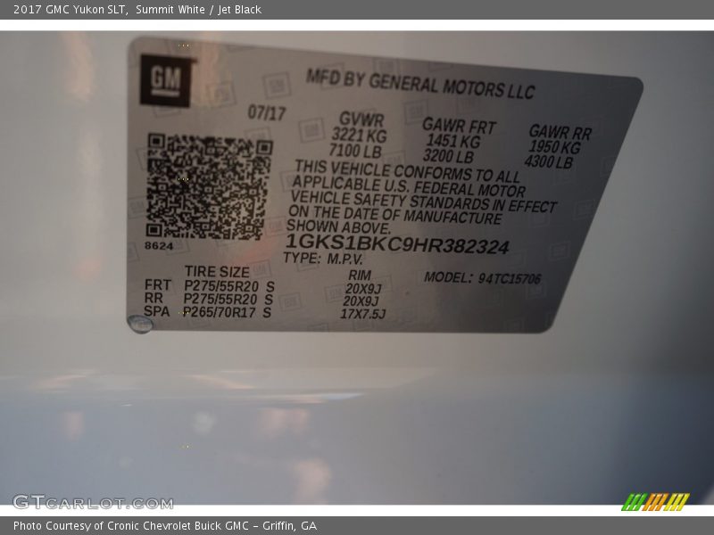 Summit White / Jet Black 2017 GMC Yukon SLT