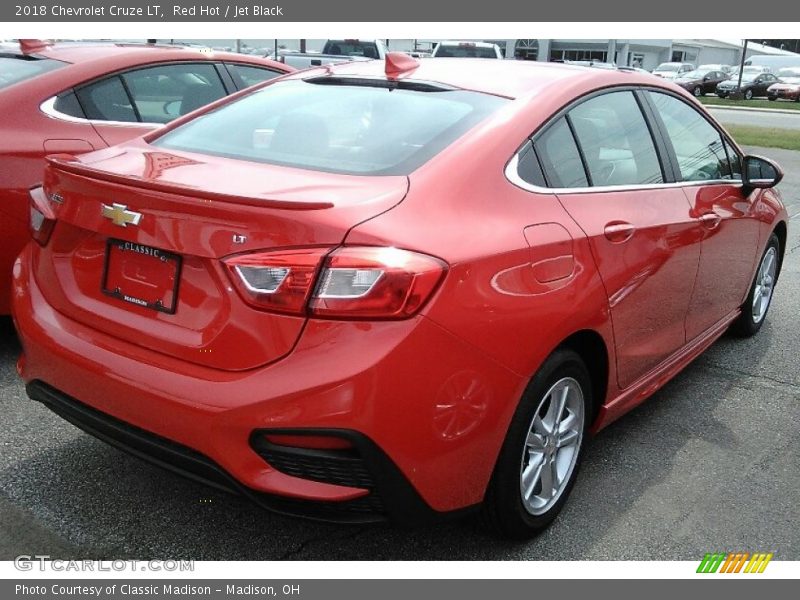 Red Hot / Jet Black 2018 Chevrolet Cruze LT