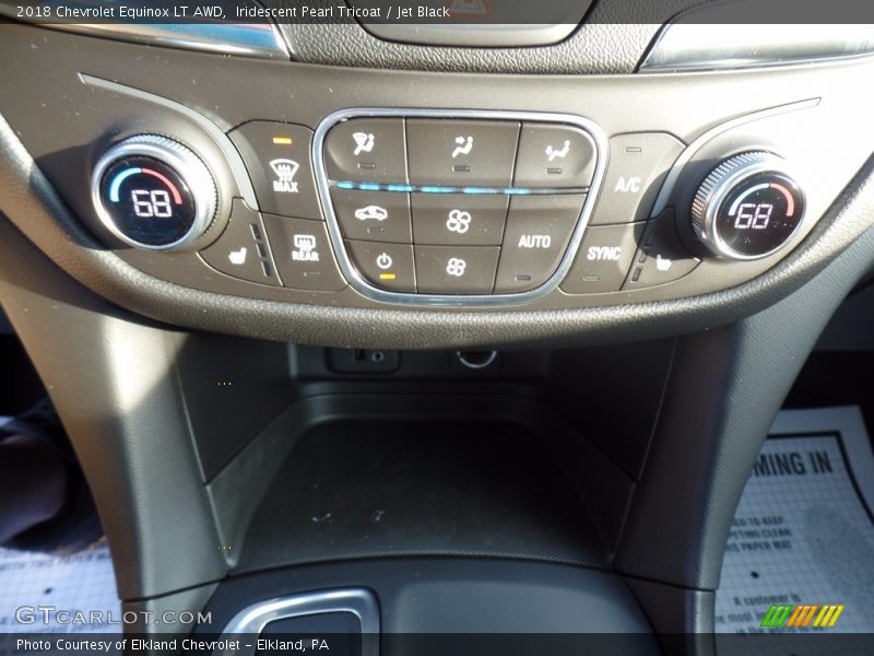 Iridescent Pearl Tricoat / Jet Black 2018 Chevrolet Equinox LT AWD