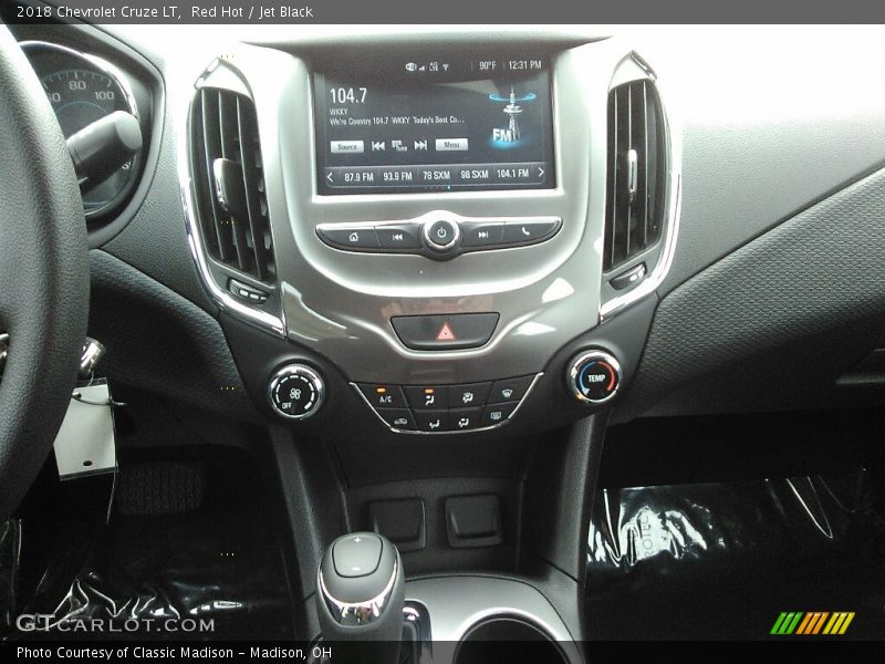 Red Hot / Jet Black 2018 Chevrolet Cruze LT
