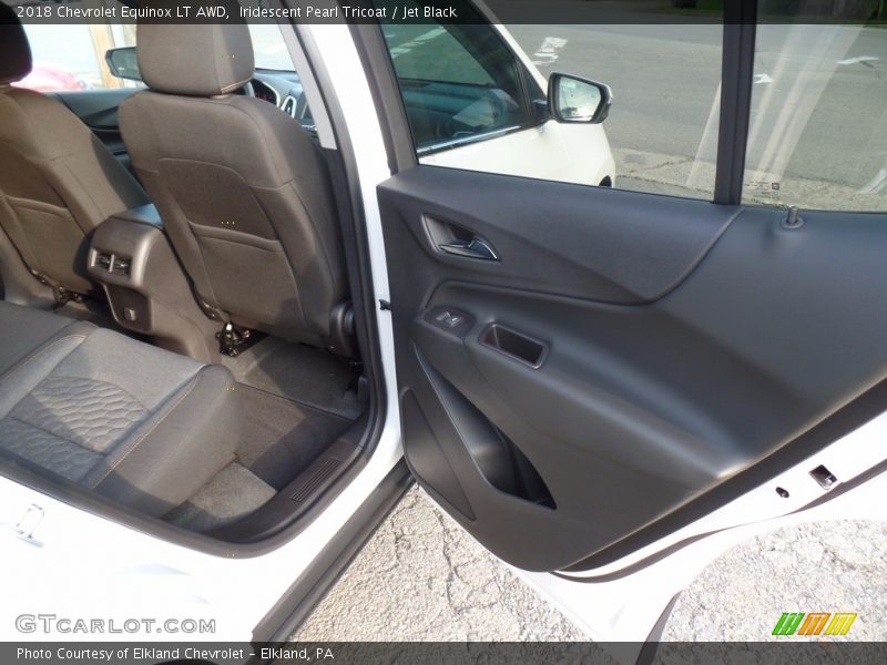 Iridescent Pearl Tricoat / Jet Black 2018 Chevrolet Equinox LT AWD