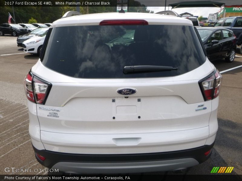 White Platinum / Charcoal Black 2017 Ford Escape SE 4WD