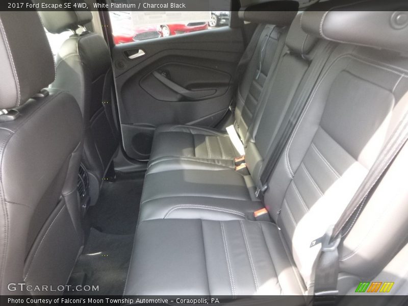 White Platinum / Charcoal Black 2017 Ford Escape SE 4WD