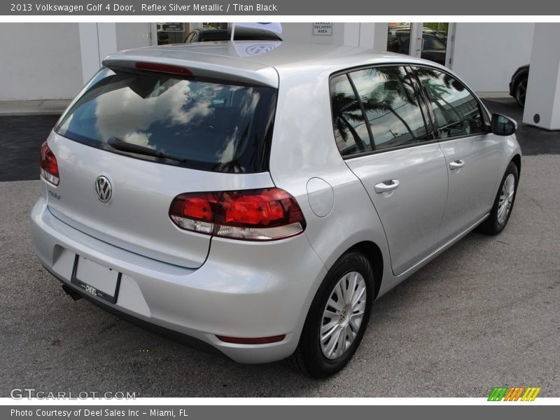 Reflex Silver Metallic / Titan Black 2013 Volkswagen Golf 4 Door