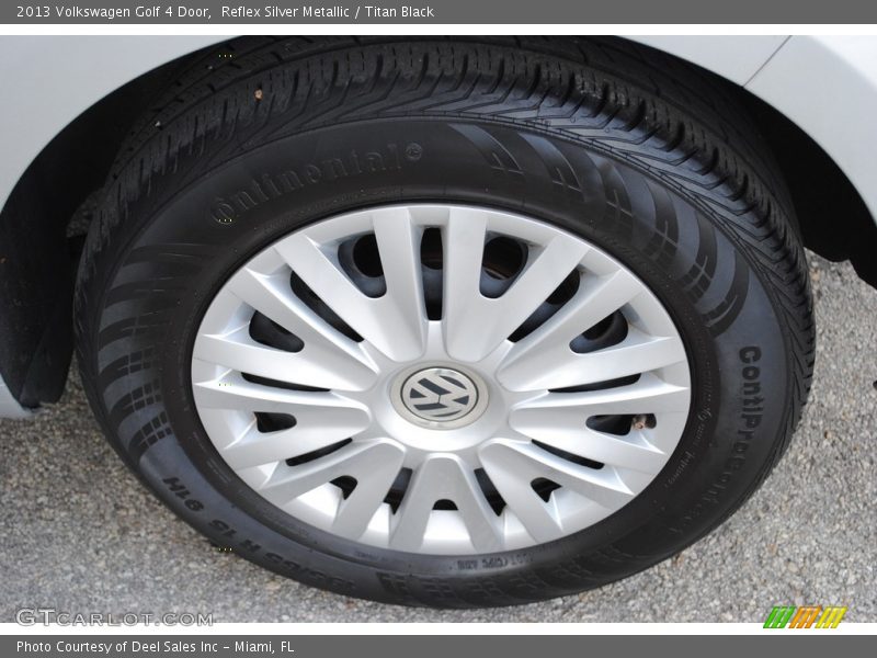 Reflex Silver Metallic / Titan Black 2013 Volkswagen Golf 4 Door