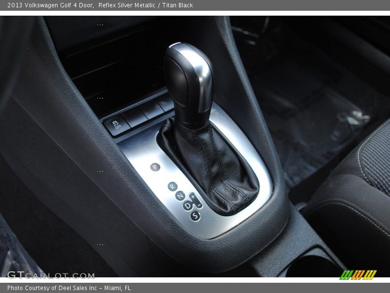 Reflex Silver Metallic / Titan Black 2013 Volkswagen Golf 4 Door