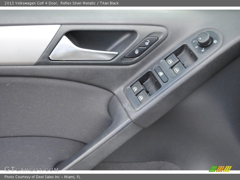 Reflex Silver Metallic / Titan Black 2013 Volkswagen Golf 4 Door