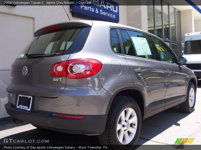 Alpine Grey Metallic / Charcoal 2009 Volkswagen Tiguan S