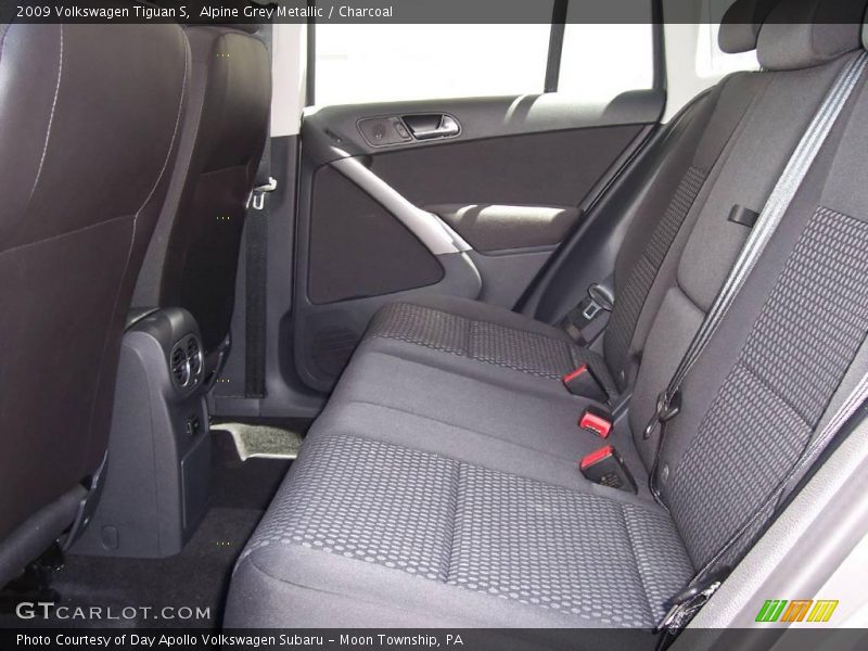 Alpine Grey Metallic / Charcoal 2009 Volkswagen Tiguan S