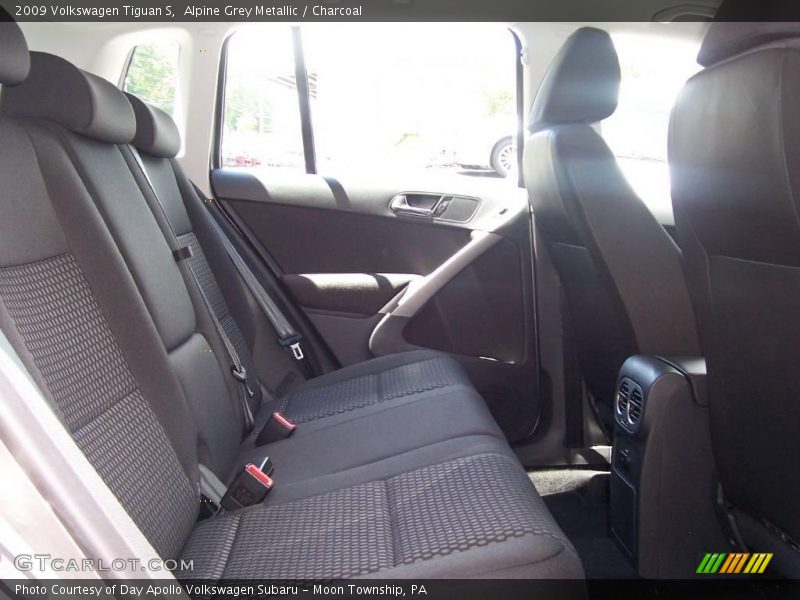 Alpine Grey Metallic / Charcoal 2009 Volkswagen Tiguan S