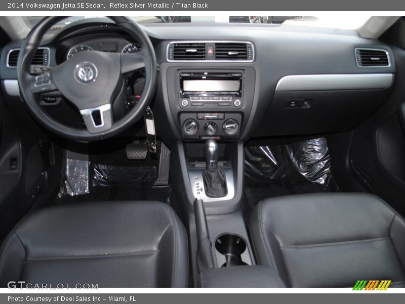 Reflex Silver Metallic / Titan Black 2014 Volkswagen Jetta SE Sedan