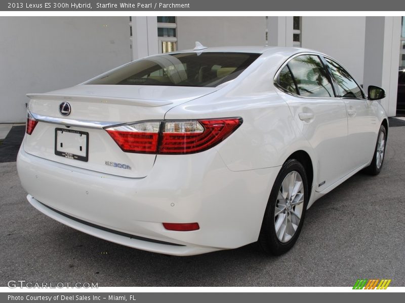 Starfire White Pearl / Parchment 2013 Lexus ES 300h Hybrid