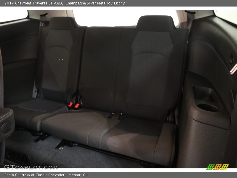 Champagne Silver Metallic / Ebony 2017 Chevrolet Traverse LT AWD