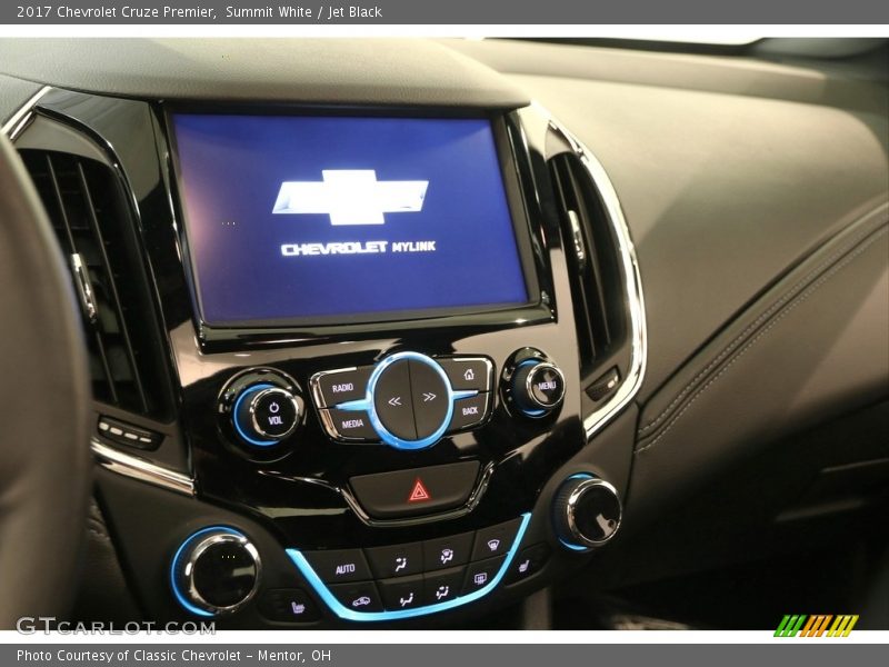 Summit White / Jet Black 2017 Chevrolet Cruze Premier