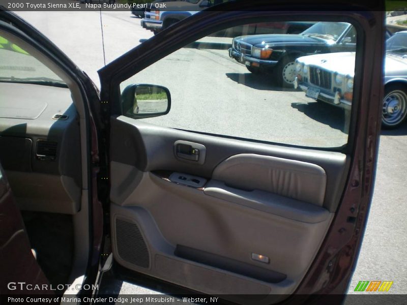 Napa Burgundy Pearl / Oak 2000 Toyota Sienna XLE