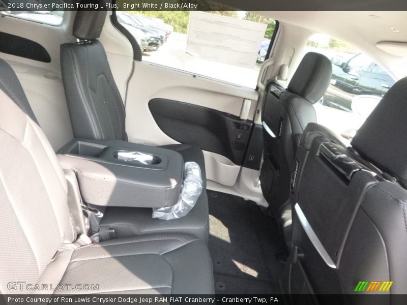 Bright White / Black/Alloy 2018 Chrysler Pacifica Touring L Plus