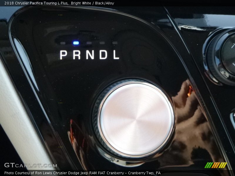 Bright White / Black/Alloy 2018 Chrysler Pacifica Touring L Plus