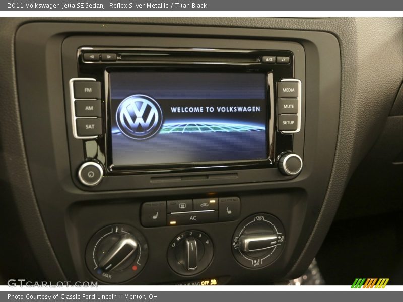 Reflex Silver Metallic / Titan Black 2011 Volkswagen Jetta SE Sedan