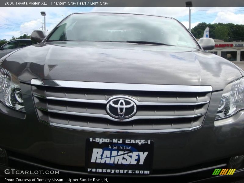 Phantom Gray Pearl / Light Gray 2006 Toyota Avalon XLS