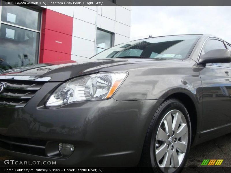 Phantom Gray Pearl / Light Gray 2006 Toyota Avalon XLS