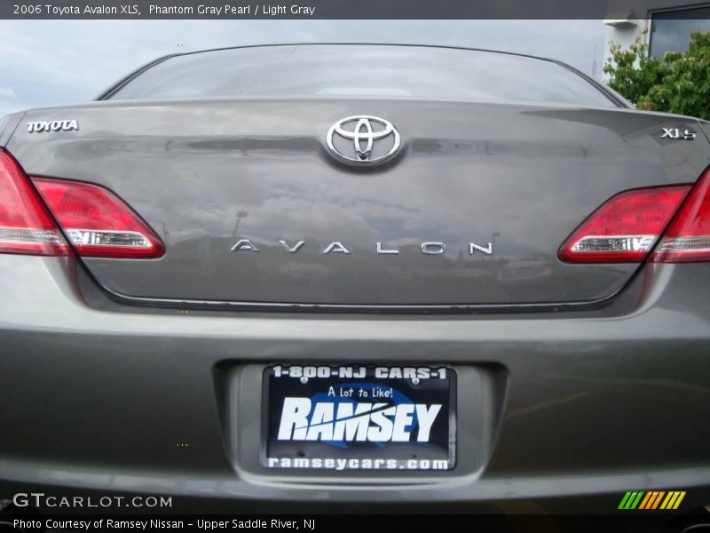 Phantom Gray Pearl / Light Gray 2006 Toyota Avalon XLS