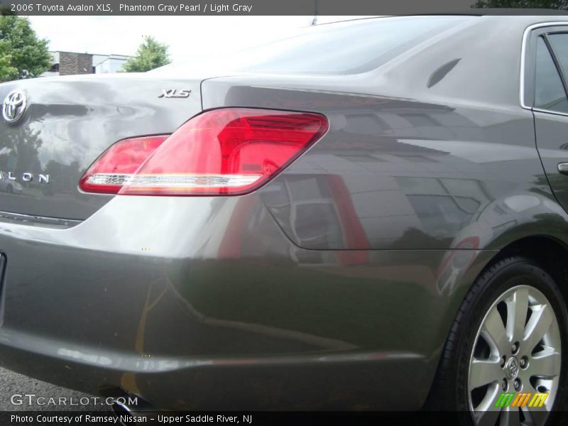 Phantom Gray Pearl / Light Gray 2006 Toyota Avalon XLS