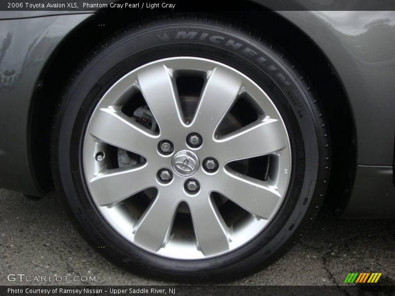 Phantom Gray Pearl / Light Gray 2006 Toyota Avalon XLS