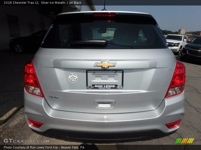 Silver Ice Metallic / Jet Black 2018 Chevrolet Trax LS