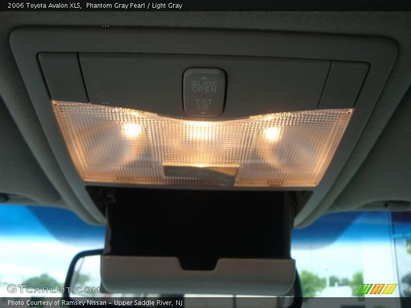 Phantom Gray Pearl / Light Gray 2006 Toyota Avalon XLS