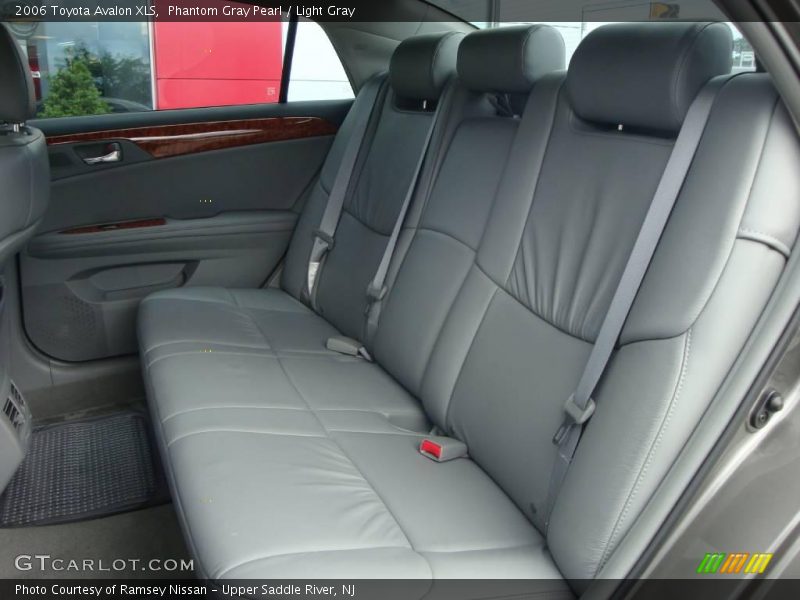 Phantom Gray Pearl / Light Gray 2006 Toyota Avalon XLS