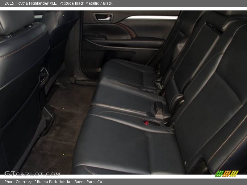 Attitude Black Metallic / Black 2015 Toyota Highlander XLE